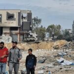 عودة النازحين : القناة 12.. أجواء المفاوضات في باريس يسودها التفاؤل رغم أنها مرحلة أولية