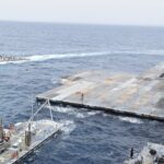الجيش الأمريكي ينشر صور للرصيف البحري العائم الذي تم بناؤه في ساحل بحر غزة