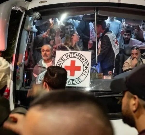 رئيس هيئة شؤون الأسرى يكشف تفاصيل المرحلة الأولى&hellip;