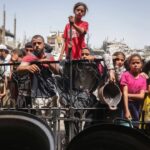 أزمة حادة في إدخال المساعدات إلى غزة: دخول أقل من 15% من الاحتياجات وسط استمرار الكارثة الإنسانية