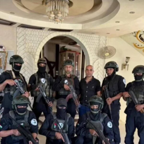 إسرائيل تقرّ بتسليح مجموعات في غزة لمواجهة حماس