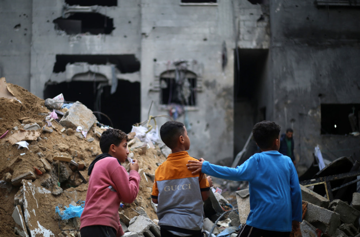 Read more about the article تساؤلات في غزة: بين شعارات التحرير وواقع المعاناة اليومية