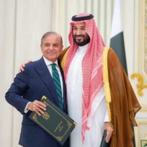 السعودية وباكستان توقعان اتفاقية دفاع استراتيجي مشترك